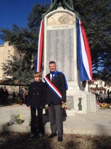 Philippe FOLLIOT, et député junior, Loïc SOULET, participent à la cérémonie du 11 novembre.