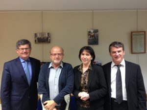 Philippe FOLLIOT aux côtés de Philippe BONNECARRERE, Sénateur, et de Madame Martine BESSIERE et Monsieur Guy BOUSQUET, membres de l'association VIA 81