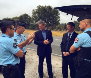 Philippe FOLLIOT aux côtés de Philippe BONNECARRERE et des gendarmes