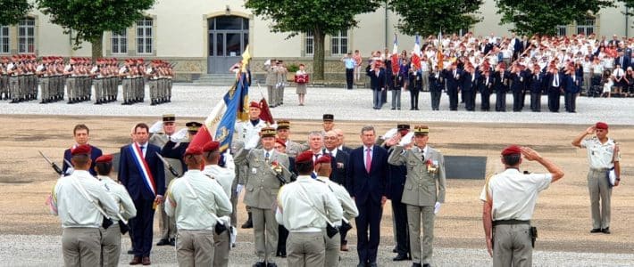 Philippe FOLLIOT présent lors de la passation de commandement au 8e RPIMa Philippe FOLLIOT présent lors de la passation de commandement au 8e RPIMa