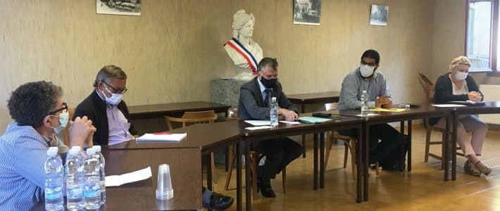 Philippe FOLLIOT réunit les maires de la circonscription et l’ARS pour parler eau Philippe FOLLIOT réunit les maires de la circonscription et l’ARS pour parler eau