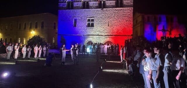 Remise de fourragères et défilé du 8ieme RPIMA Remise de fourragères et défilé du 8ieme RPIMA